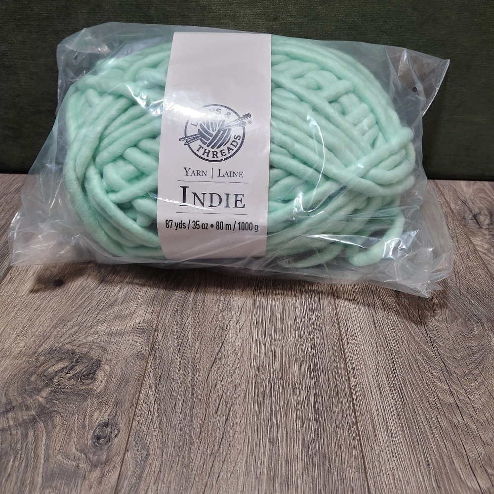 2/$15 (add 2 to bundle) Loops and Threads Indie in Mint